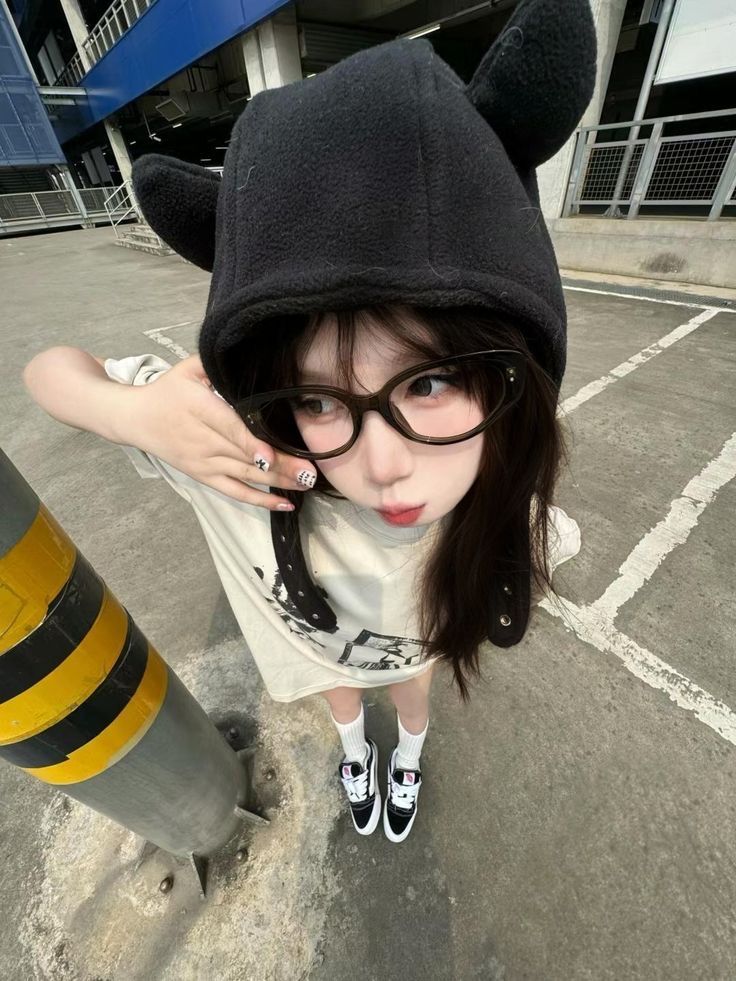 Top 99+ ảnh gái xinh đeo kính siêu Cute và đáng yêu