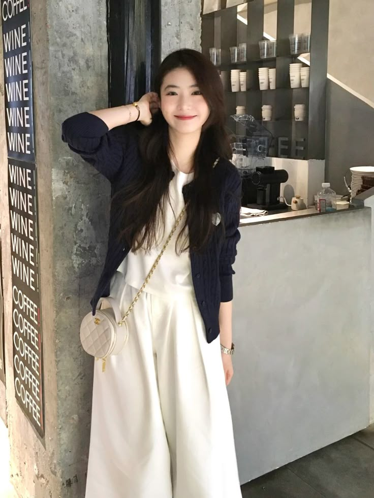 Ngắm nhìn 70+ outfit hot hit nhất 2025 của Tỷ tỷ xinh đẹp, nhẹ nhàng